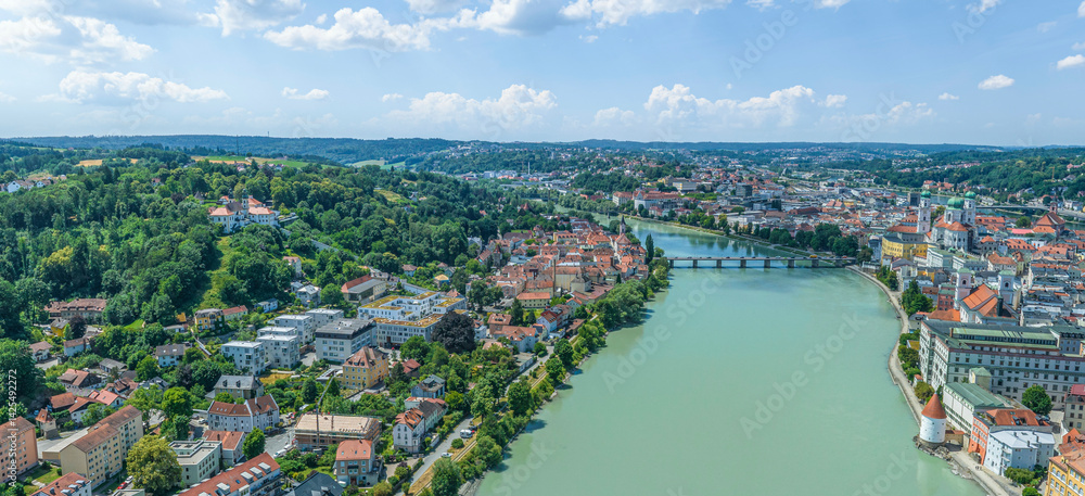 Ausblick aus der Vogelperspektive auf die Dreiflüssestadt Passau im östlichen Niederbayern