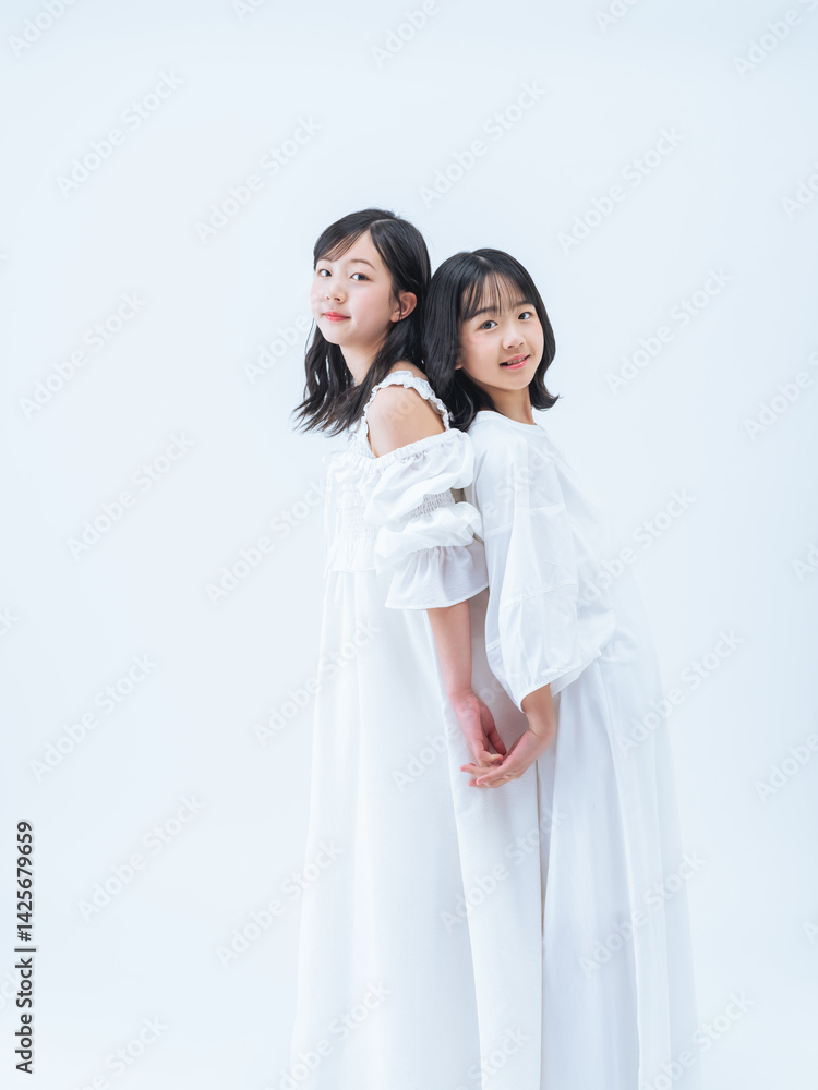 寄り添う姉妹のポートレート 寄り添う姉妹のポートレート