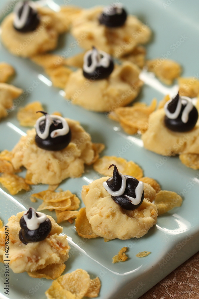 cornflake cookies with chocolate ganache cornflake cookies with chocolate ganache