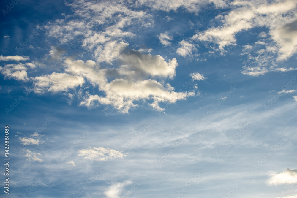 Obraz premium colorful dramatic sky with cloud at sunset