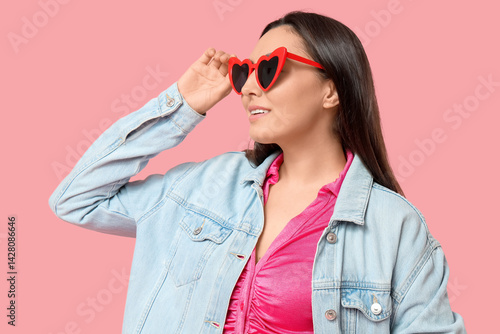 Beautiful young woman in st...