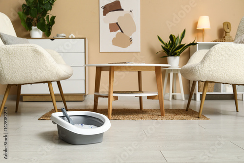Scoop and litter box for ca...