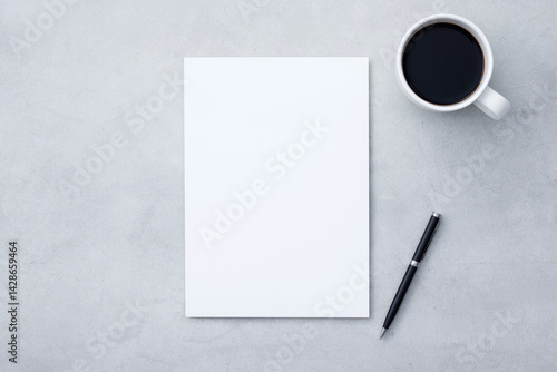 白い無地の紙のビジネスイメージ　A flat lay image of a blank white sheet of paper.