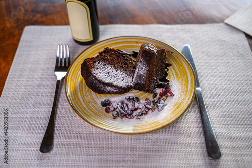 Obraz na płótnie A Gugelhupf (Kuglof) is a cake traditionally baked in a distinctive ring pan, similar to Bundt cake, but leavened with baker's yeast. w salonie