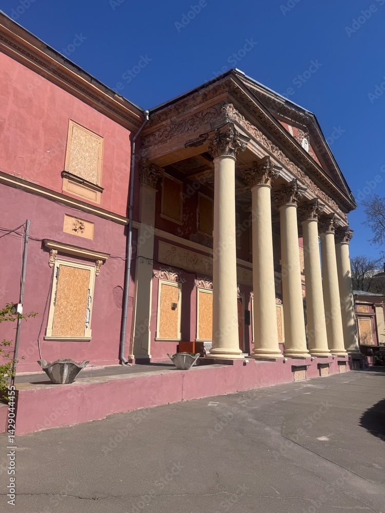 Obraz premium Odessa, Ukraine - 20 April 2025: National Fine Arts Museum or Odesa National Art Museum is one of the principal art galleries of the city of Odesa in Ukraine. national, cultural, historical, timeless
