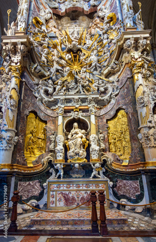 Obraz na płótnie Interiors of Toledo cathedral, Spain w salonie
