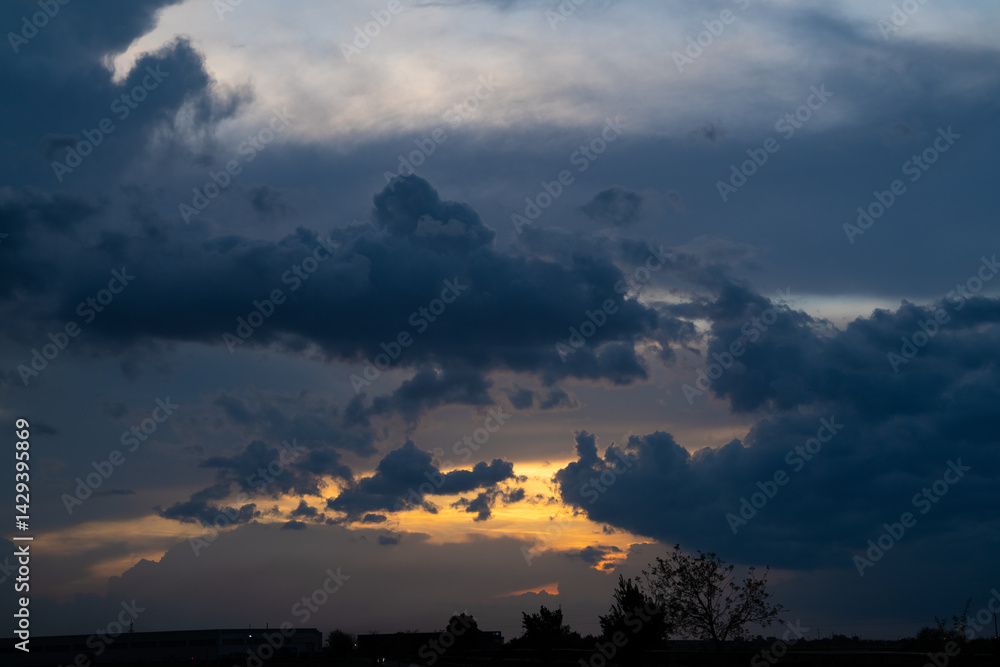 Fototapeta premium sunset in the clouds