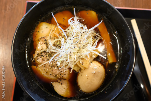 Obraz na płótnie ブラックラーメン w salonie