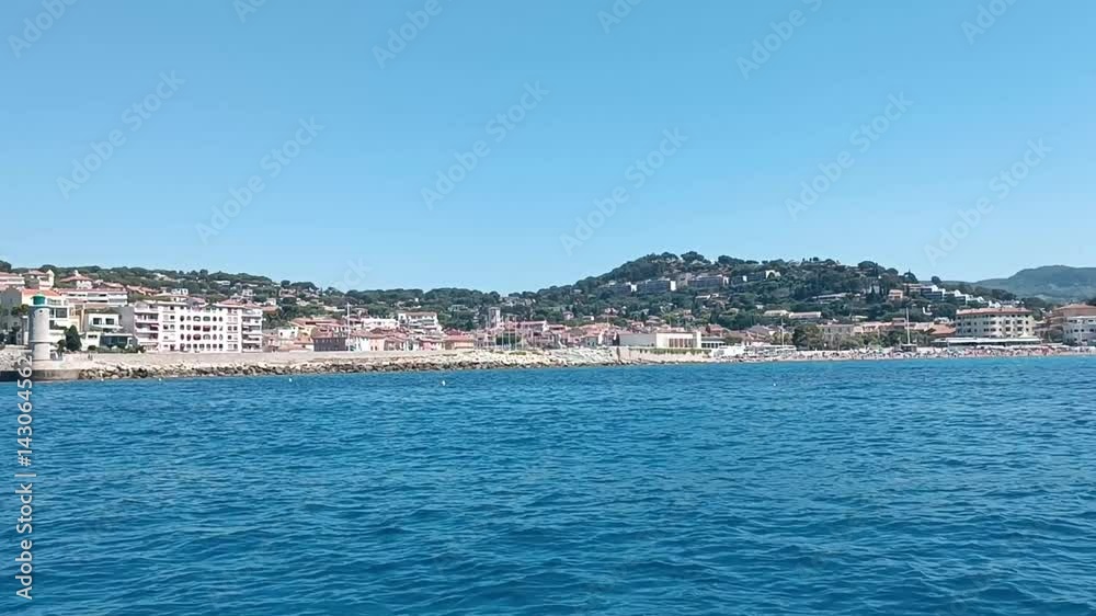 arrivée dans le port de Cassis en bateau arrivée dans le port de Cassis en bateau
