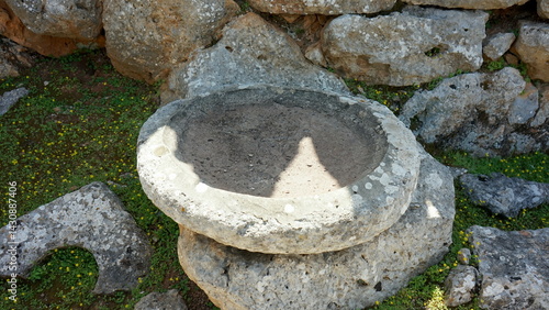 Behälter in der antiken Stadt Lato, Kreta