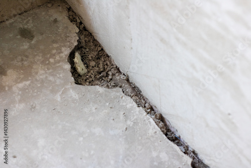 A Cracked Concrete Corner in an Indoor Space Analysis and Assessment of Aesthetic Condition