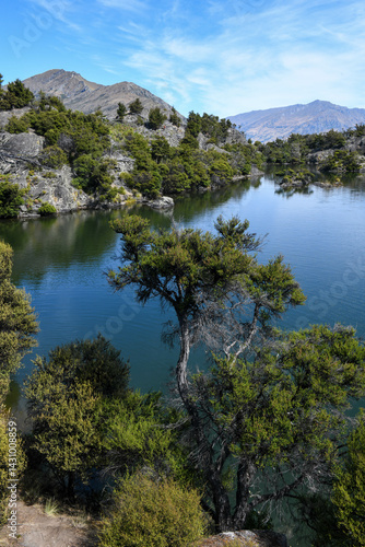 Obraz na płótnie Landscape of Mou Waho scenic reserve in lake Wanaka, New Zealand w salonie