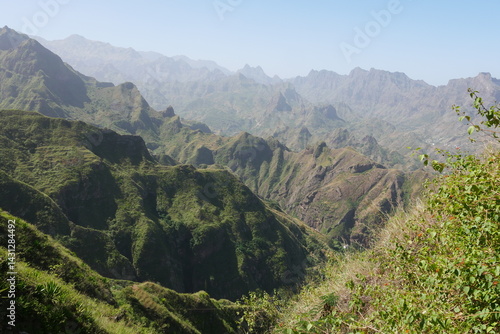 Grüne Berge auf Santo Antão in den Kap Verden