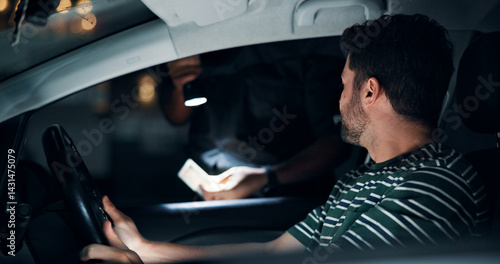 Foto Man, officer and stop car for license of speeding, registration check and traffic warning