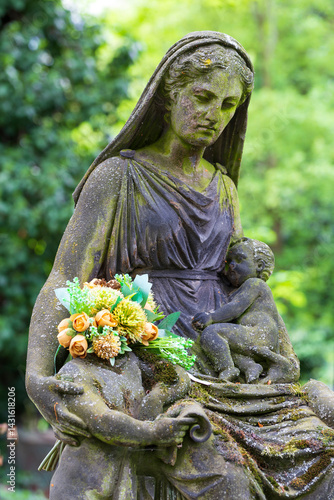 Obraz na płótnie Historic Statue on the spring mystery old Prague Cemetery, Czech Republic w salonie