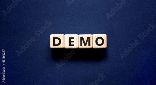 Tableau sur toile Demo symbol