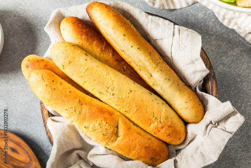 Foto Homemade Italian Soft Garlic Breadsticks