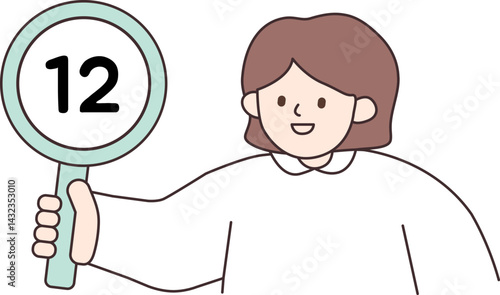 숫자 12 알림판을 들고 있는 사람