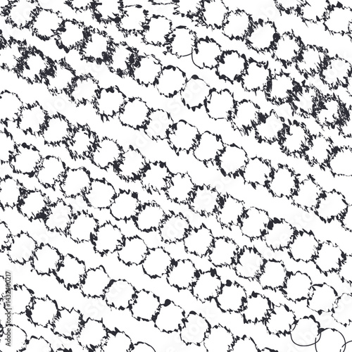 The noisy texture consists of distorted rings or chains.