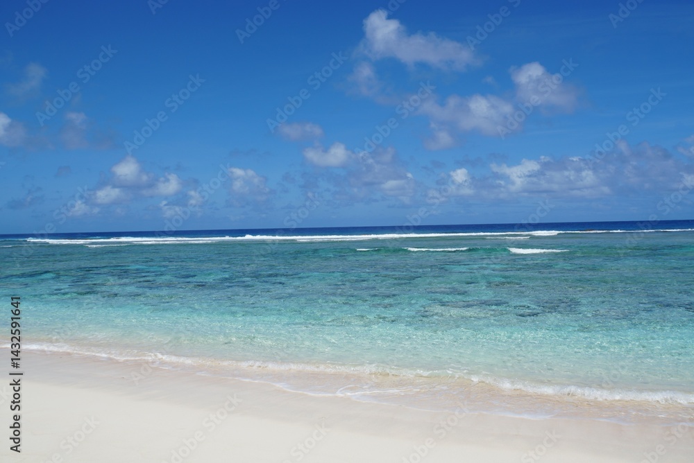 Fototapeta premium Ritidian Beach with blue sky - Guam