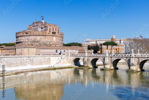 Obraz na płótnie Historic Castel Sant'Angelo with Ponte Sant'Angelo bridge and Tiber river in Rome, Italy w salonie
