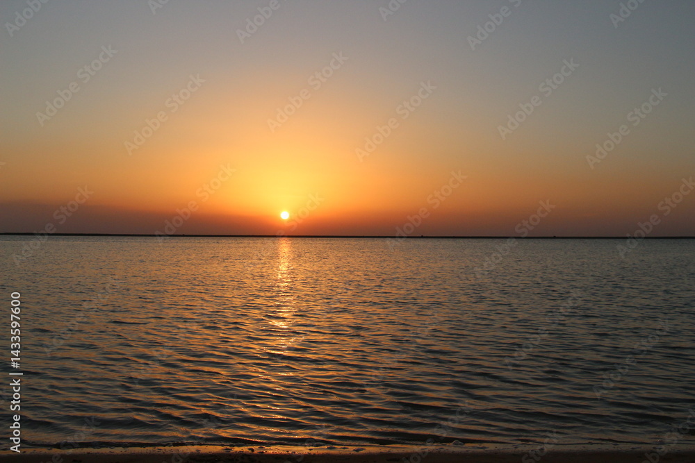 Fototapeta premium sunset over the sea