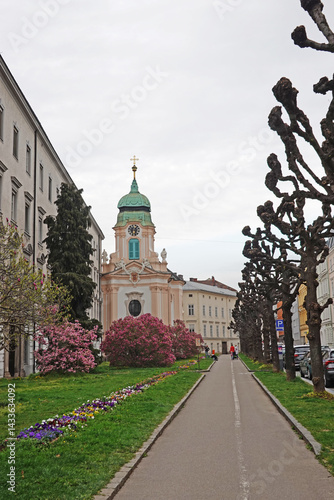 Obraz na płótnie Old town streets in Linz, Austria w salonie