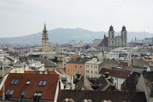 Obraz na płótnie The view of Old Dom Cathedral and Maria Himmerfahrt Church from the Castle hill,. Linz, Austria w salonie