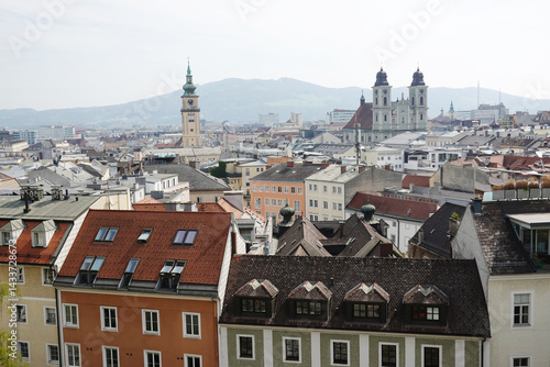 Obraz na płótnie The view of Old Dom Cathedral and Maria Himmerfahrt Church from the Castle hill,. Linz, Austria w salonie