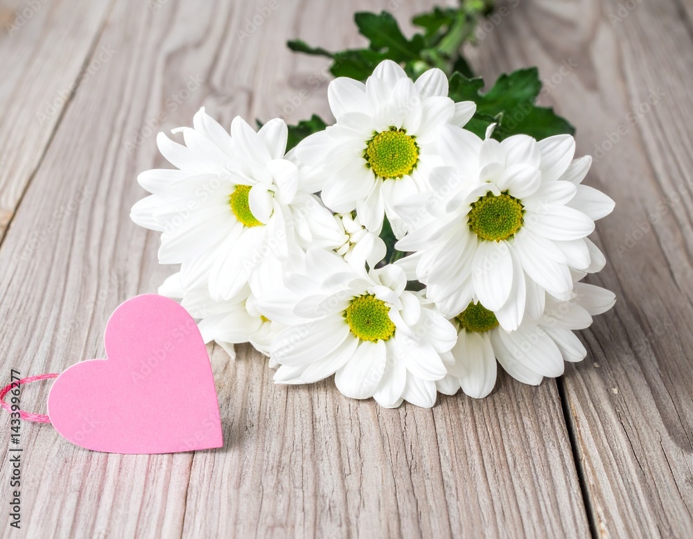 Obraz premium Ramo de Flores sobre fondo madera, Regalo Día de la madre, San Valentín
