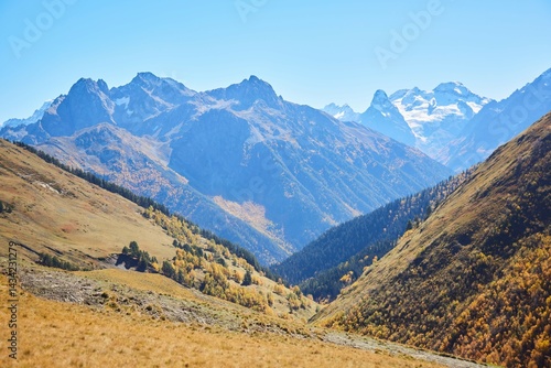 Fototapeta Naklejka Na Ścianę i Meble -  Mountain landscape. Autumn colors of the forest. The Caucasus Mountains