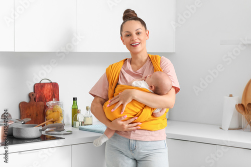 Young happy mother with cut...