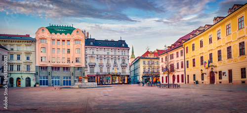 Obraz na płótnie Amazing summer view of Main Square of Bratislava city with wonderful old buildings, Palugyayov and Vice Governor's palaces . Stunning morning cityscape of Bratislava, capital of Slovakia, Europe. w salonie