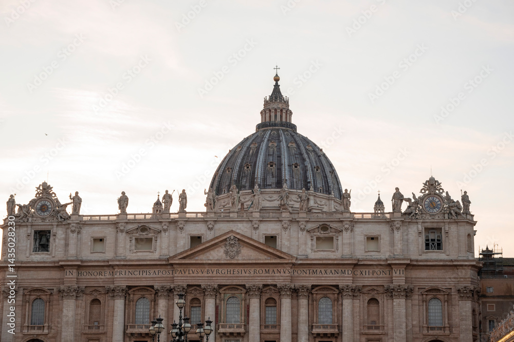 Obraz premium The Papal Basilica of Saint Peter in the Vatican, or simply Saint Peter's Basilica, is a church of the Italian High Renaissance located in Vatican City, an independent microstate enclaved within 