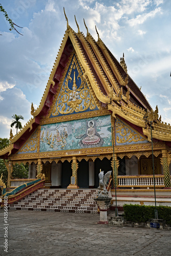 Obraz na płótnie Peaceful beauty of Wat Xaiyamoungkhoun w salonie