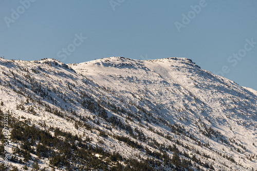 Fototapeta Naklejka Na Ścianę i Meble -  Mountain landscape in Poland. Babia Gora peak covered in winter snow. Babia Góra National Park.