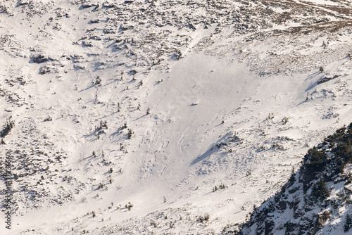 Fototapeta Naklejka Na Ścianę i Meble -  Mountain landscape in Poland. Babia Gora peak covered in winter snow. Babia Góra National Park.