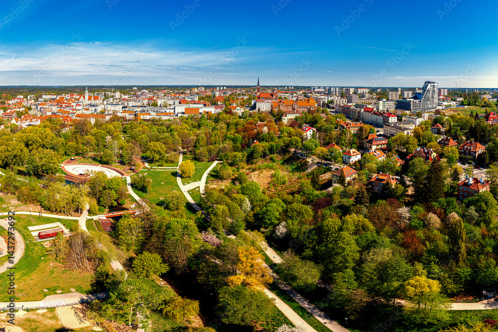 Wiosna w Olsztynie. Park centralny.