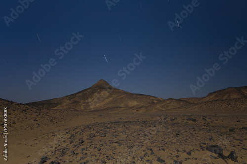 Obraz na płótnie Star trails in the black desert night in Egypt w salonie