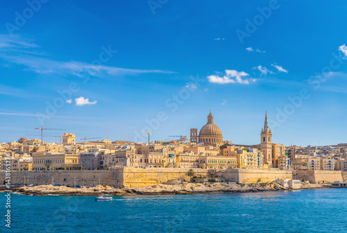 Obraz na płótnie Cityscape of Valleta on a beautiful sunny day, Malta w salonie