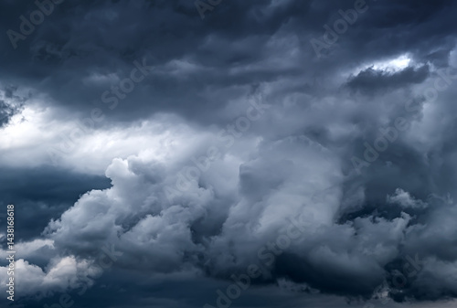 Obraz na płótnie Dramatic Storm Clouds Background w salonie
