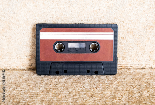 Obraz na płótnie Old Audio Tape Cassette w salonie