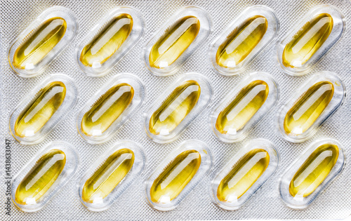 Obraz na płótnie Dietary supplement containing omega 3 fish oil capsules w salonie