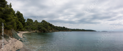Obraz na płótnie Beautiful scenery by the sea under a cloudy sky in Sithonia, Chalkidiki, Greece w salonie