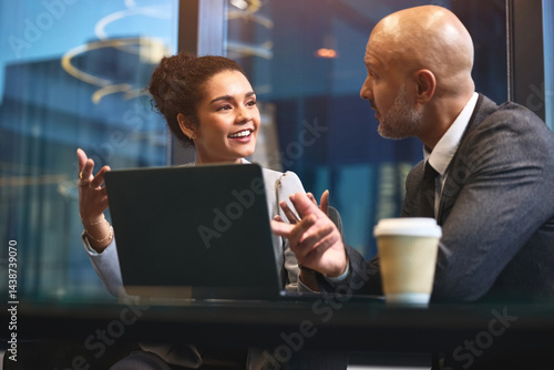 Fotografie Business people, colleagues and laptop in office for collaboration, brainstorming or proposal in career