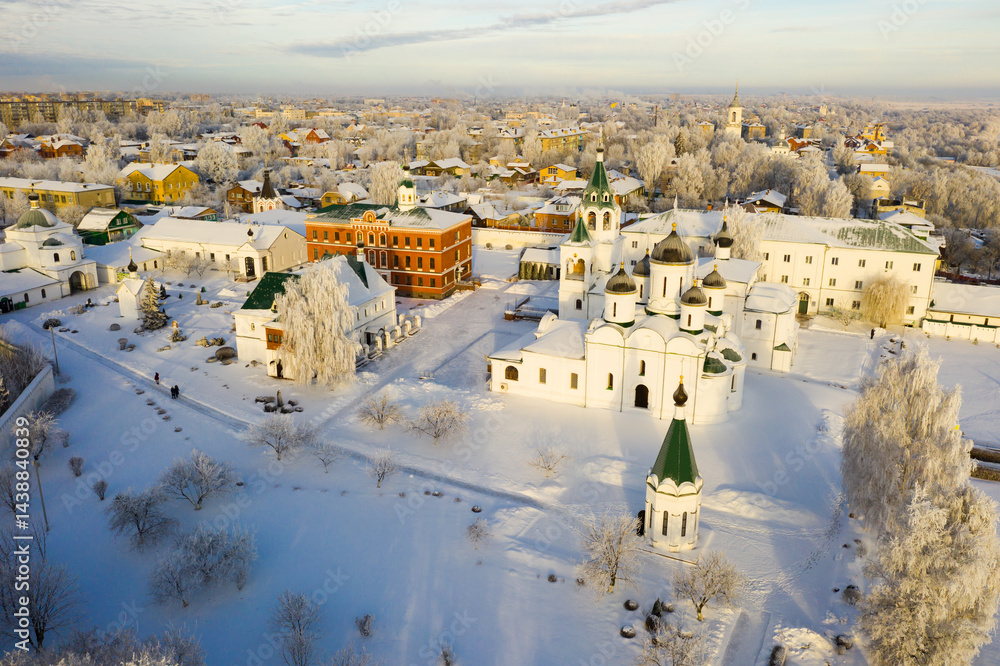 Obraz premium Top view of the Spaso-Preobrazhensky monastery and residential quarters in winter in the city of Murom.....
