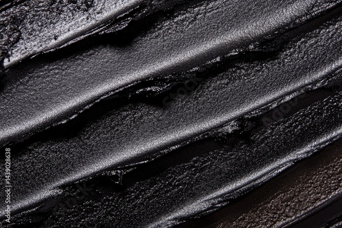 Dark cosmetic product texture