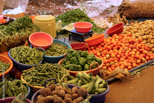 Obraz na płótnie fresh vegetables on a local market in mumbai, india w salonie