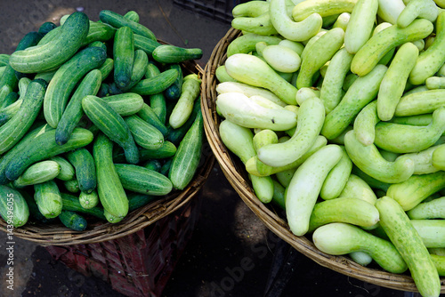 Obraz na płótnie fresh vegetables on a local market in mumbai, india w salonie
