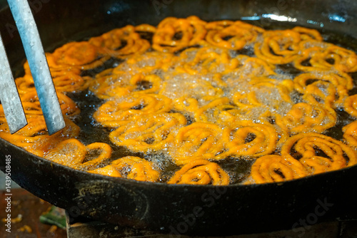 Obraz na płótnie wok made fresh Diwali sweets w salonie